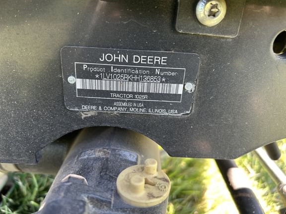 2017 John Deere 1025R Equipment Image0
