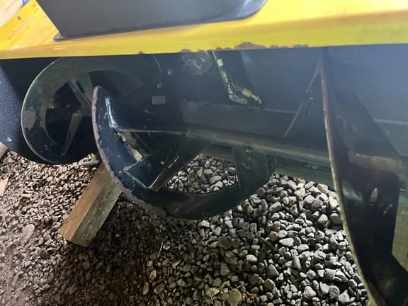 Image of John Deere 1025R equipment image 3