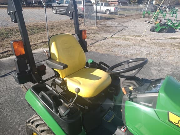 Image of John Deere 1025R equipment image 4