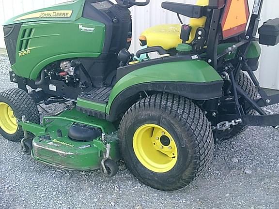 Image of John Deere 1025R equipment image 4