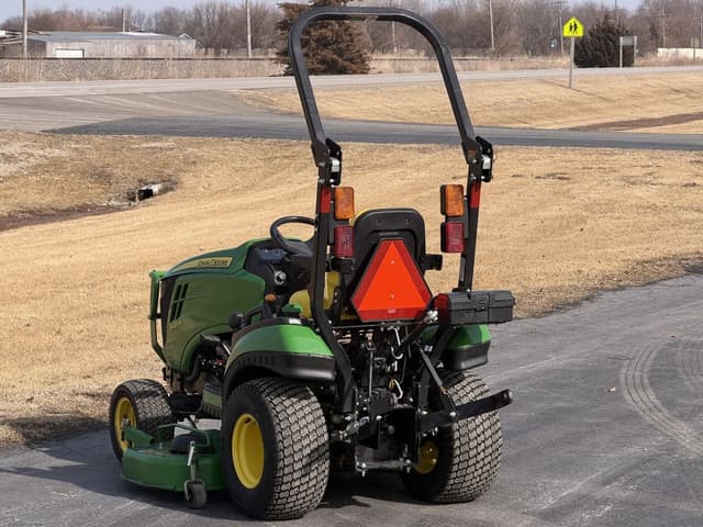 Image of John Deere 1025R equipment image 4