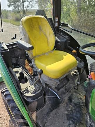 Image of John Deere 1025R equipment image 1