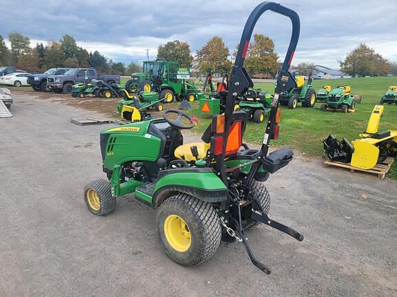 Image of John Deere 1025R equipment image 3