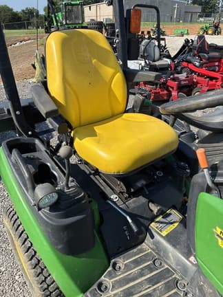 Image of John Deere 1025R equipment image 3