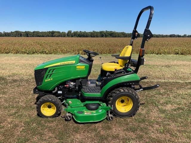2017 John Deere 1025R Equipment Image0