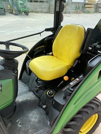 Image of John Deere 1025R equipment image 4