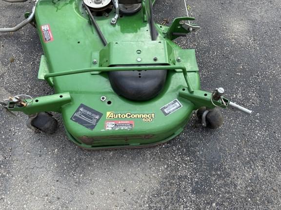 Image of John Deere 1025R equipment image 3
