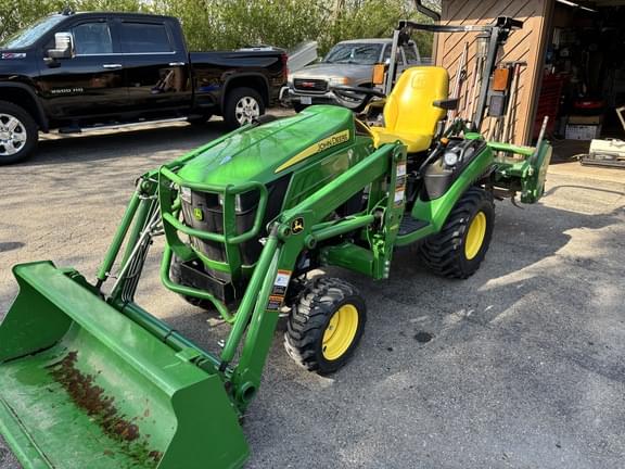 Image of John Deere 1025R equipment image 2