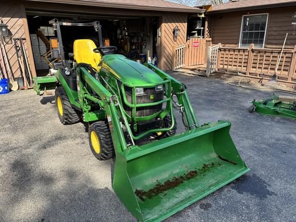 Image of John Deere 1025R equipment image 4