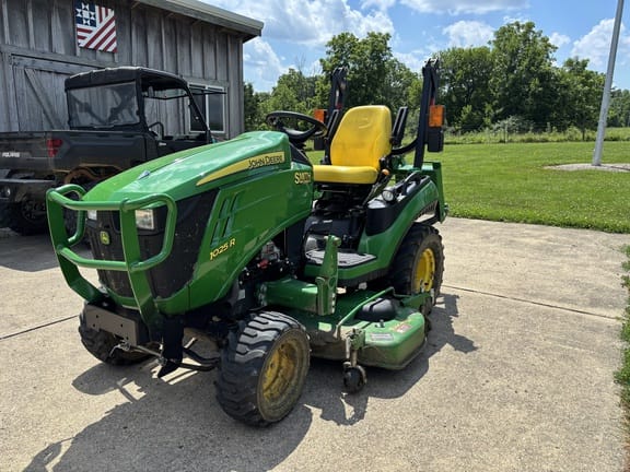 2017 John Deere 1025R Equipment Image0