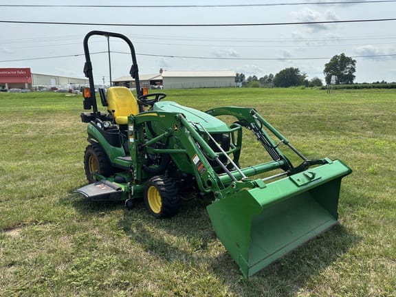 2017 John Deere 1025R Equipment Image0