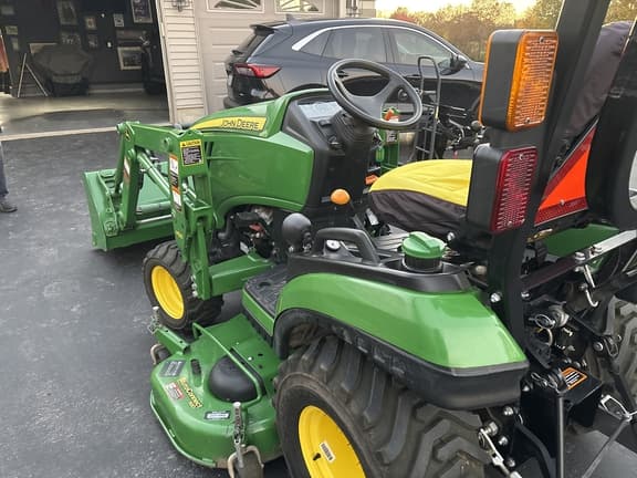 Image of John Deere 1025R equipment image 2