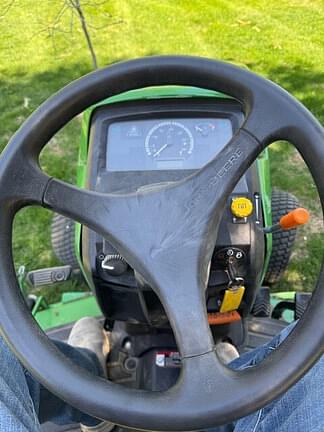 Image of John Deere 1025R equipment image 3