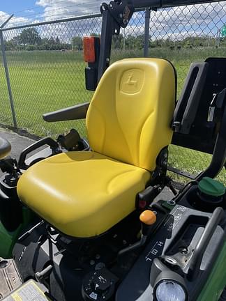 Image of John Deere 1025R equipment image 3