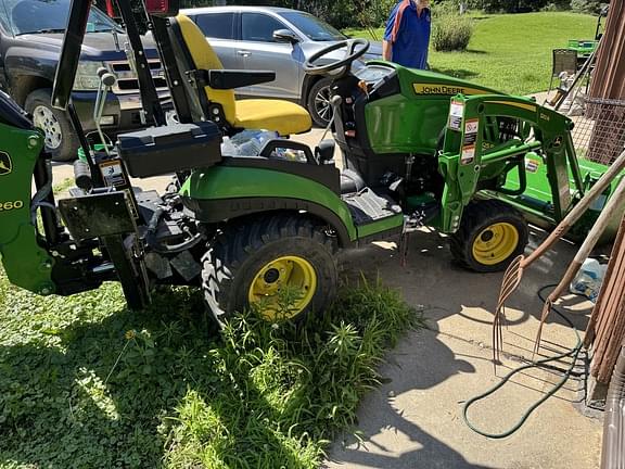 Image of John Deere 1025R equipment image 2