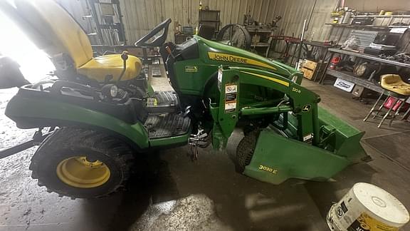 Image of John Deere 1025R equipment image 1