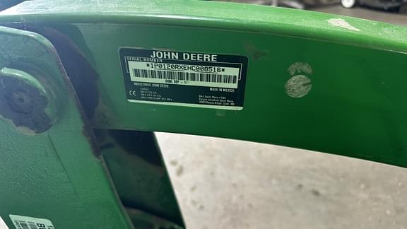 Image of John Deere 1025R equipment image 3