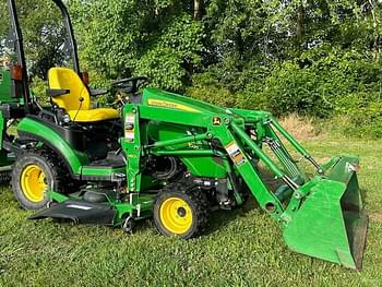 2017 John Deere 1025R Equipment Image0