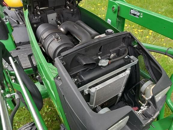 Image of John Deere 1025R equipment image 2
