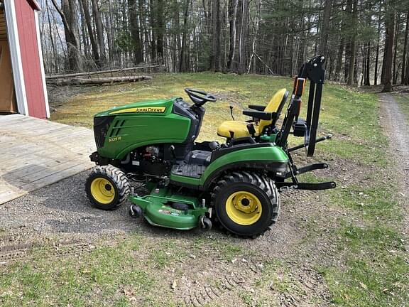 Image of John Deere 1025R equipment image 1