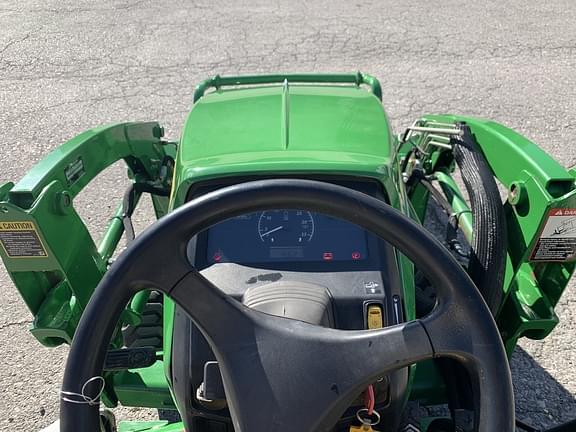 Image of John Deere 1025R equipment image 4