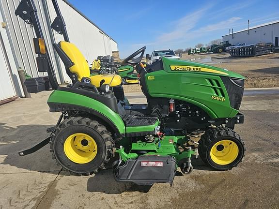 Image of John Deere 1025R equipment image 4