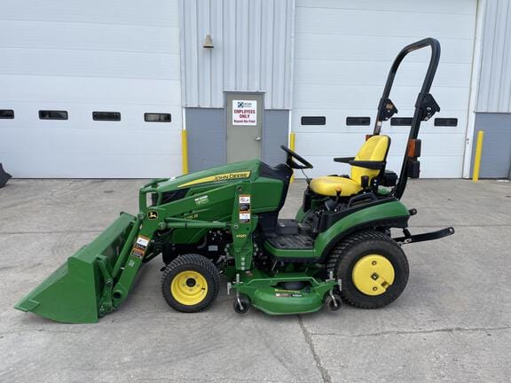2017 John Deere 1025R Equipment Image0