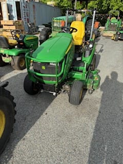 2017 John Deere 1025R Equipment Image0