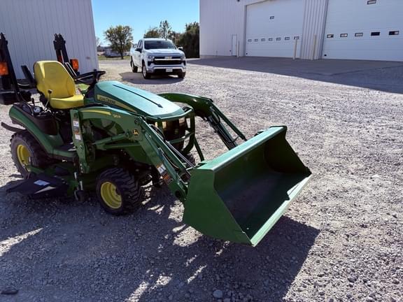Image of John Deere 1025R equipment image 3