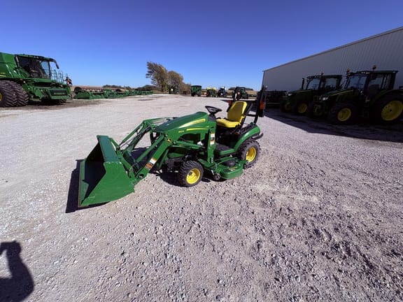 2017 John Deere 1025R Equipment Image0