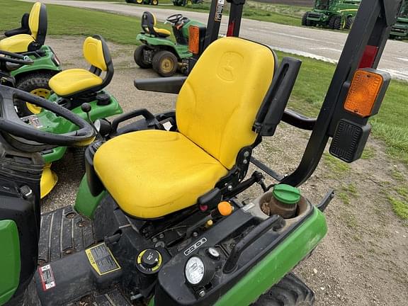 Image of John Deere 1025R equipment image 4