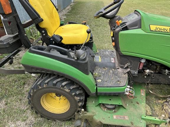 Image of John Deere 1025R equipment image 4
