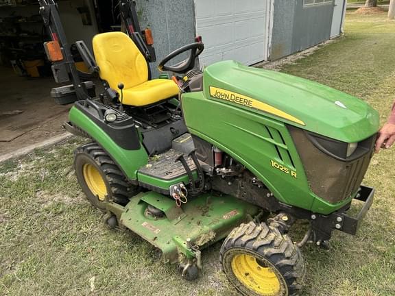 Image of John Deere 1025R equipment image 1