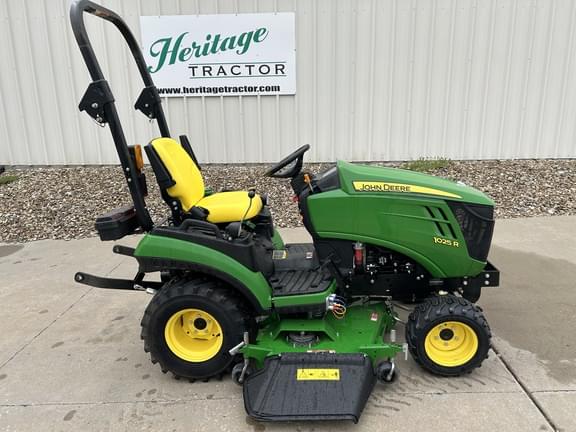 Image of John Deere 1025R equipment image 2