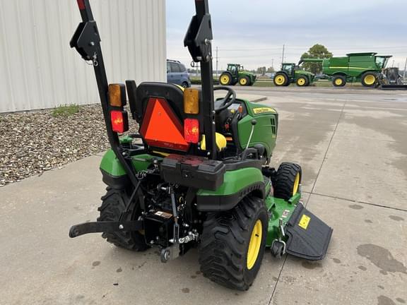 Image of John Deere 1025R equipment image 4