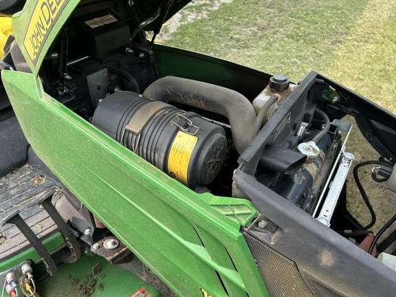Image of John Deere 1025R equipment image 3