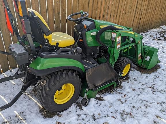 Image of John Deere 1025R equipment image 1