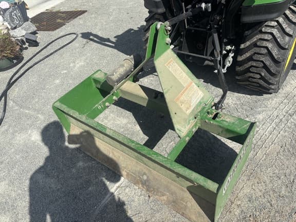 Image of John Deere 1025R equipment image 3