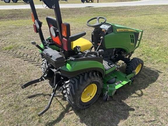 Image of John Deere 1025R equipment image 4