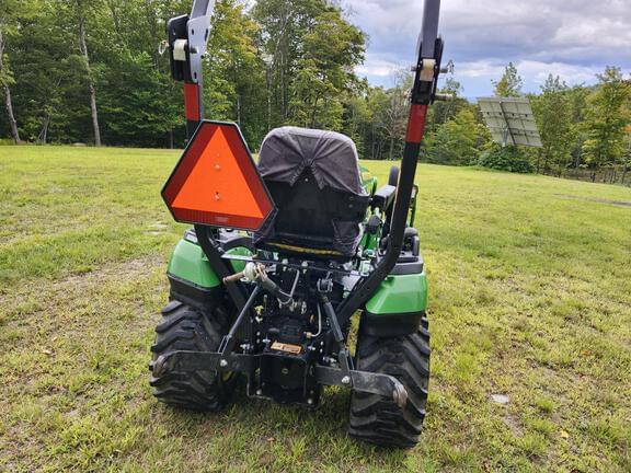 Image of John Deere 1025R equipment image 3