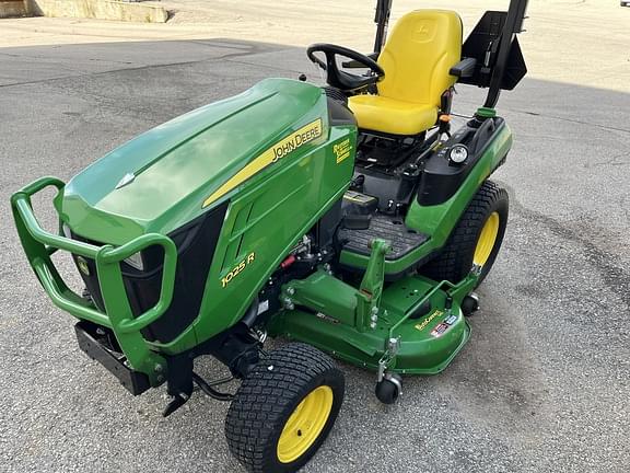 Image of John Deere 1025R equipment image 4