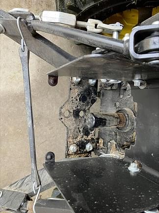 Image of John Deere 1025R equipment image 3