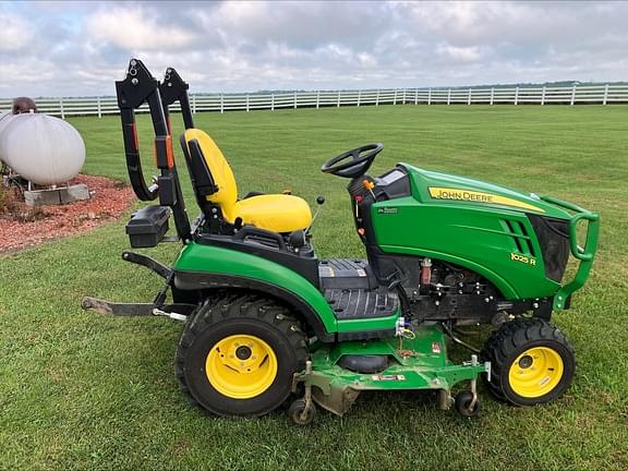 Image of John Deere 1025R equipment image 4