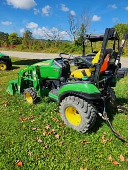 Image of John Deere 1025R equipment image 3