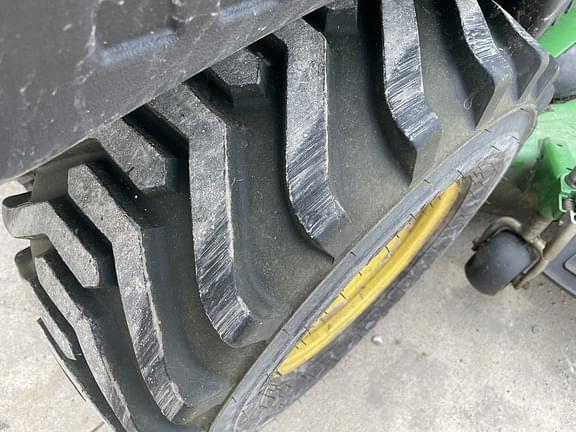 Image of John Deere 1025R equipment image 3