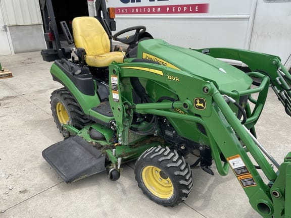 2017 John Deere 1025R Equipment Image0