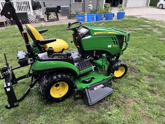 Image of John Deere 1025R equipment image 4