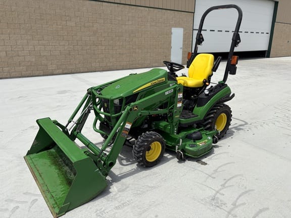 2017 John Deere 1025R Equipment Image0