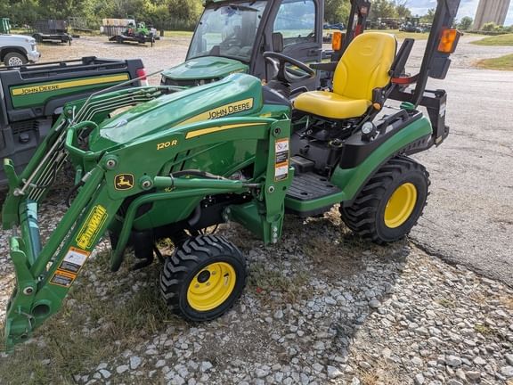 2017 John Deere 1025R Equipment Image0