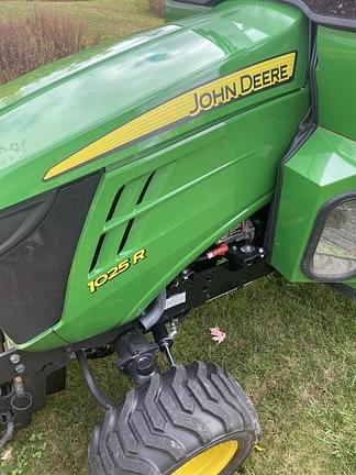 Image of John Deere 1025R equipment image 2